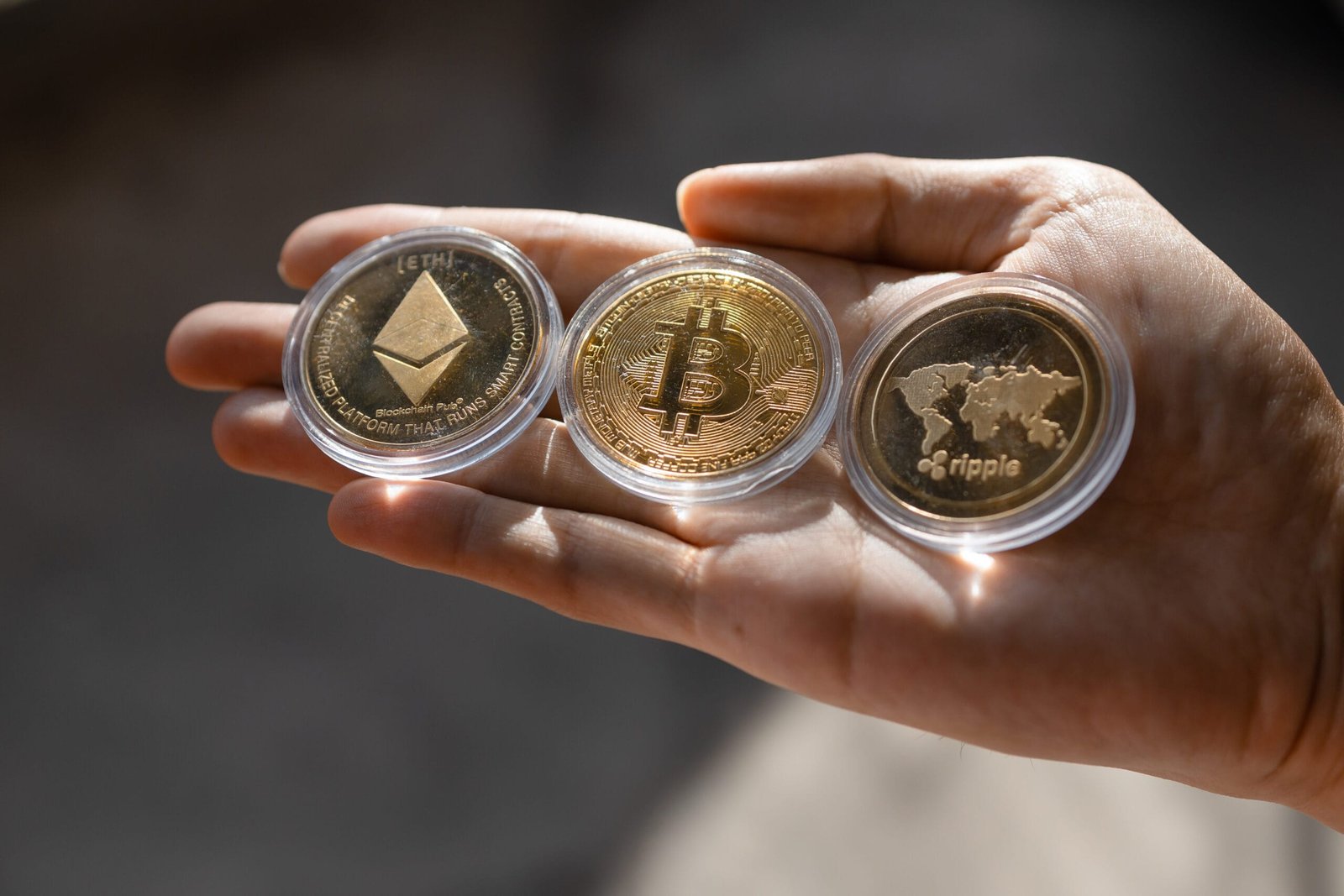 Estudo de Casos de Sucesso e Fracasso em Mitigação de Riscos no Mercado Cripto